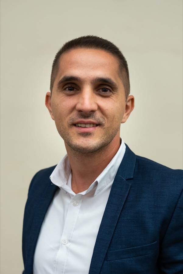 Bezedea Victor, diacon și lider de tineret